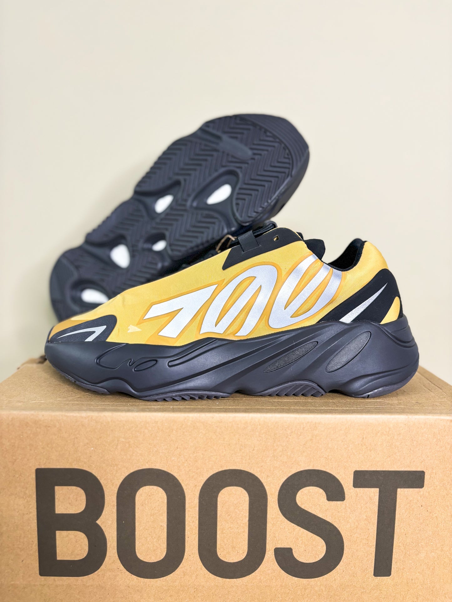 Adidas Yeezy Boost 700 MNVN "Honey Flux"