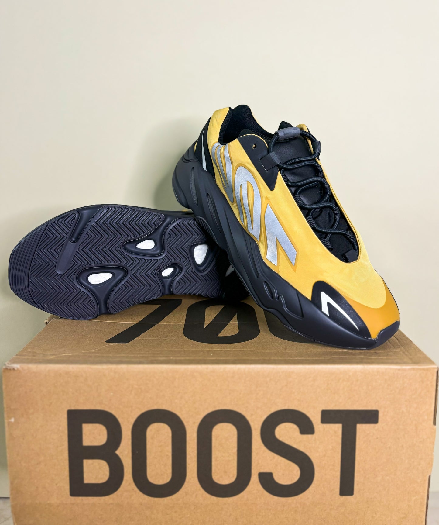 Adidas Yeezy Boost 700 MNVN "Honey Flux"