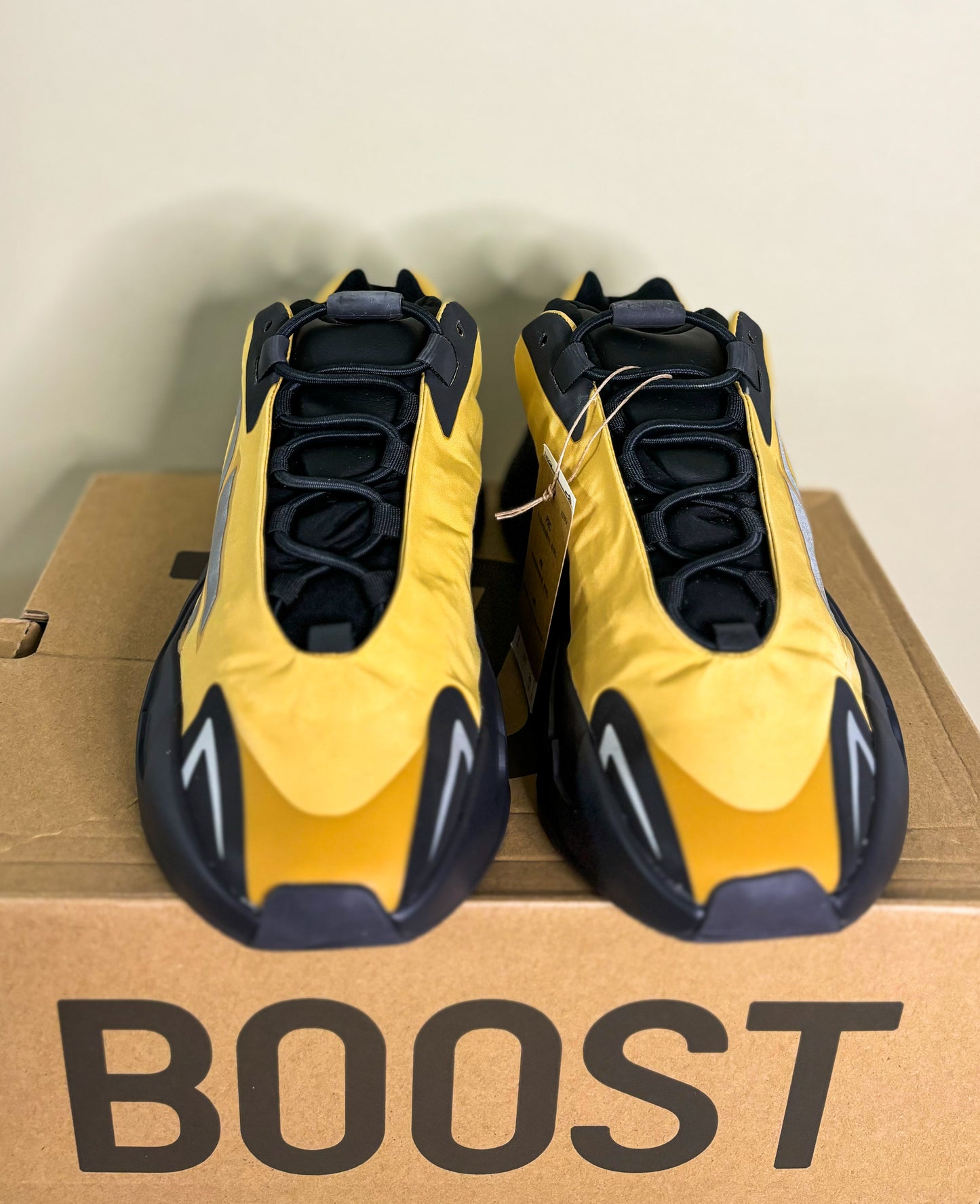 Adidas Yeezy Boost 700 MNVN "Honey Flux"