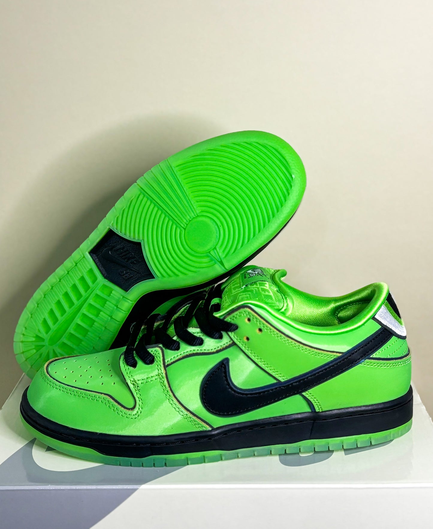 Nike SB Dunk Low "The Powerpuff Girls Buttercup"