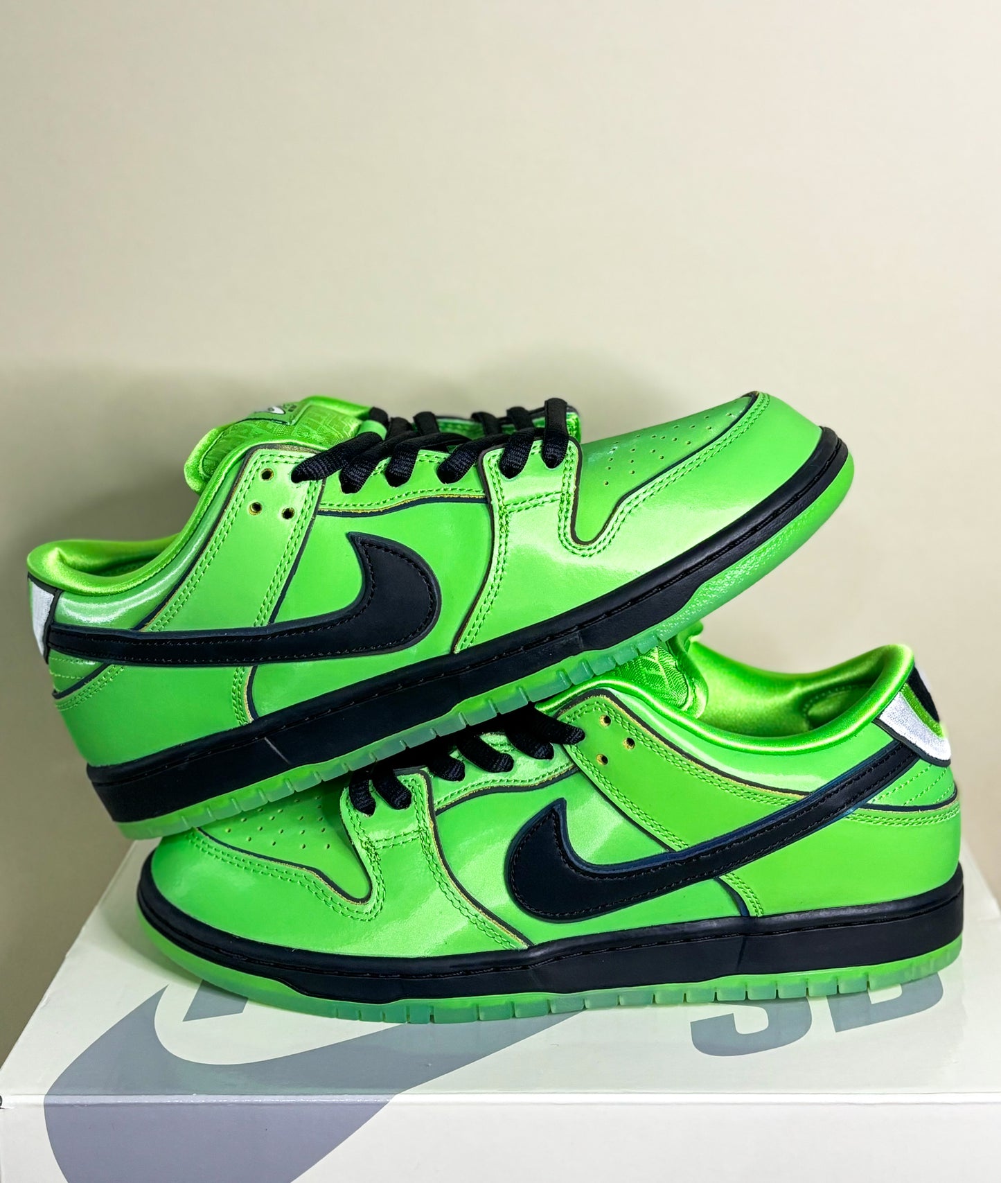 Nike SB Dunk Low "The Powerpuff Girls Buttercup"