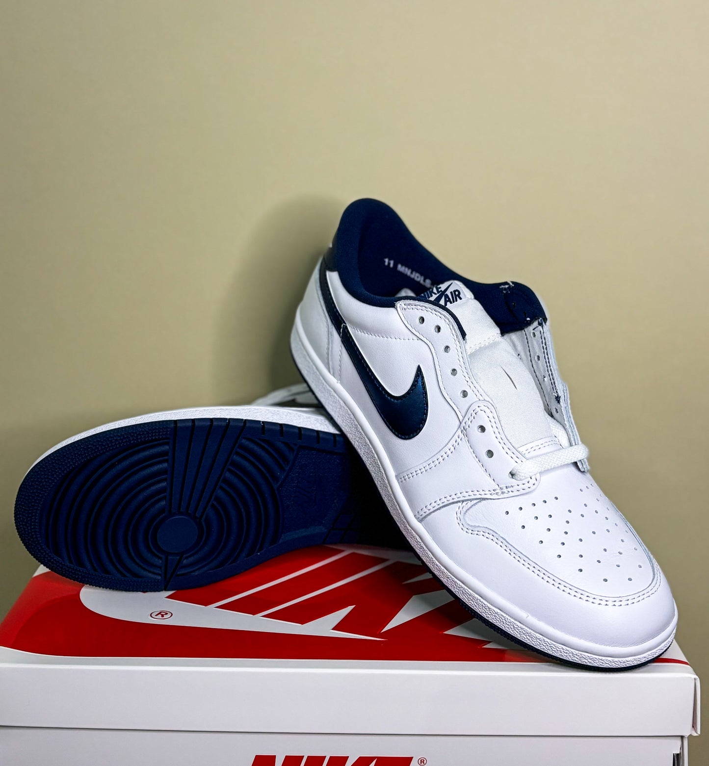 Jordan 1 Retro Low '85 "Metallic Blue