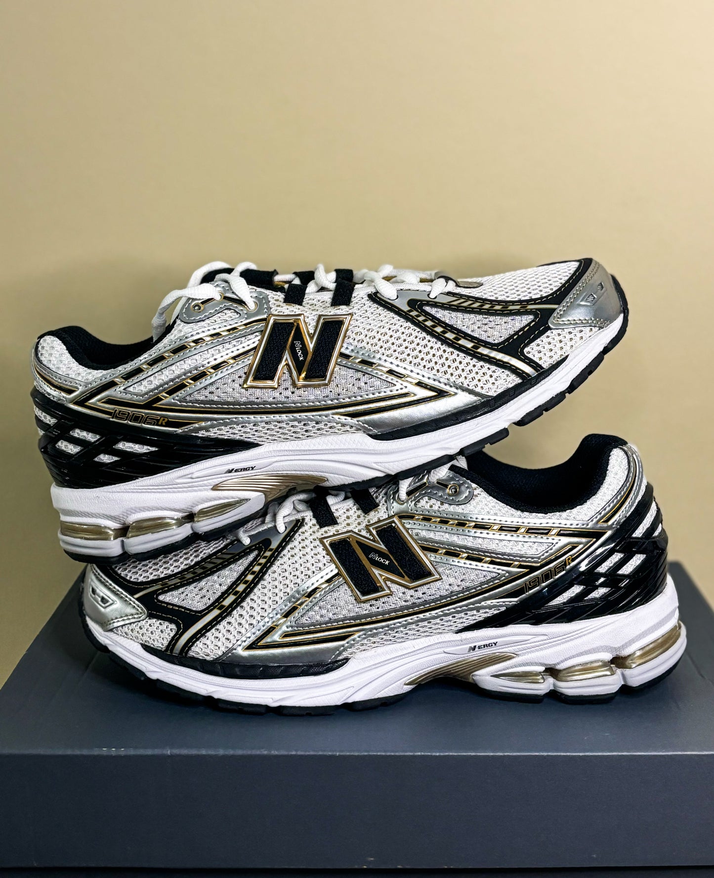 New Balance 1906R "White Metallic Gold"