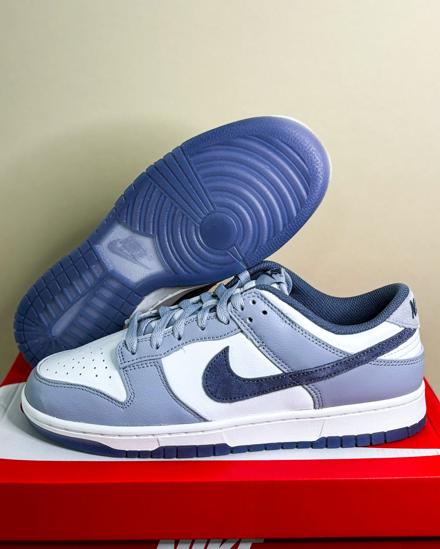 Nike Dunk Low SE "Light Carbon"