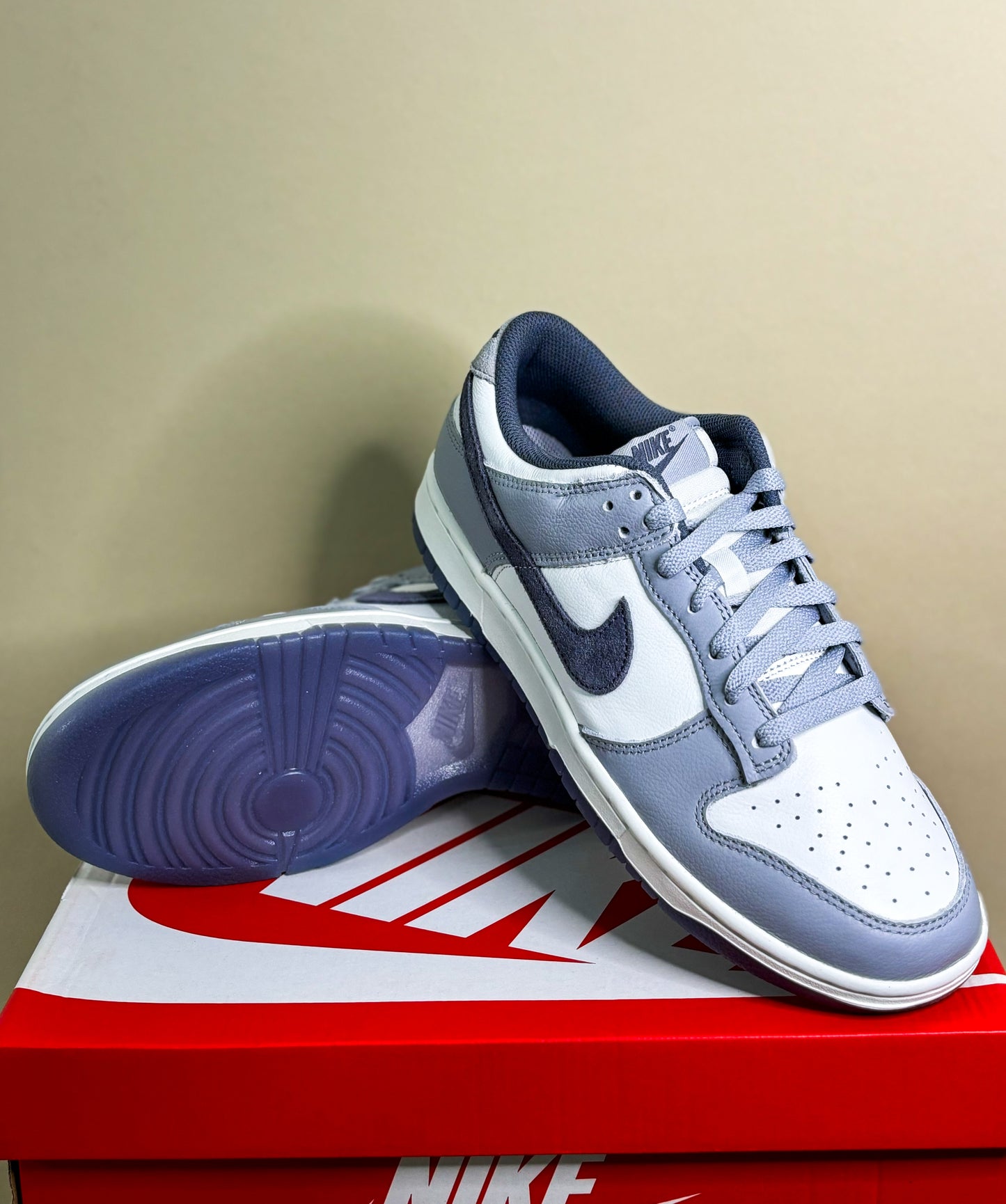 Nike Dunk Low SE "Light Carbon"