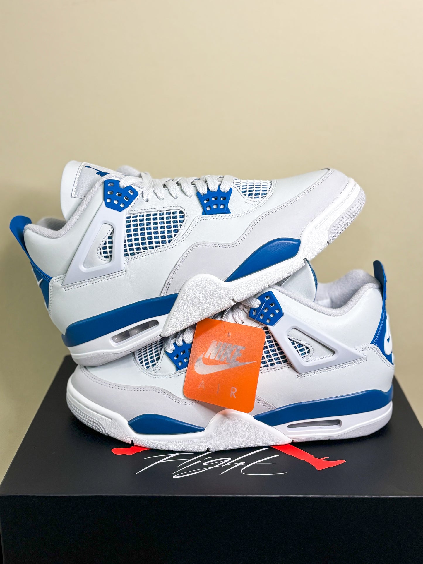 Jordan 4 Retro "Military Blue (2024)"