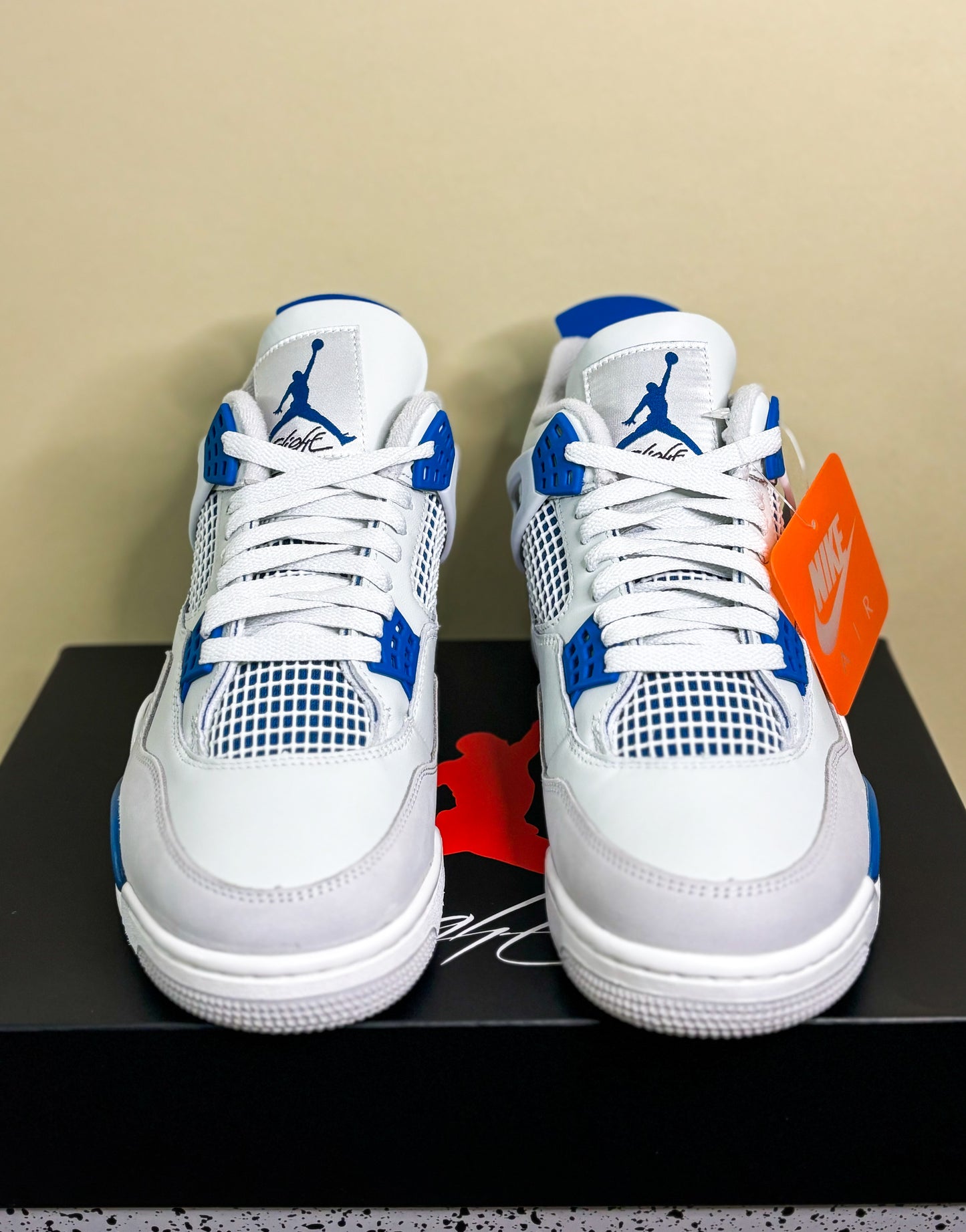 Jordan 4 Retro "Military Blue (2024)"