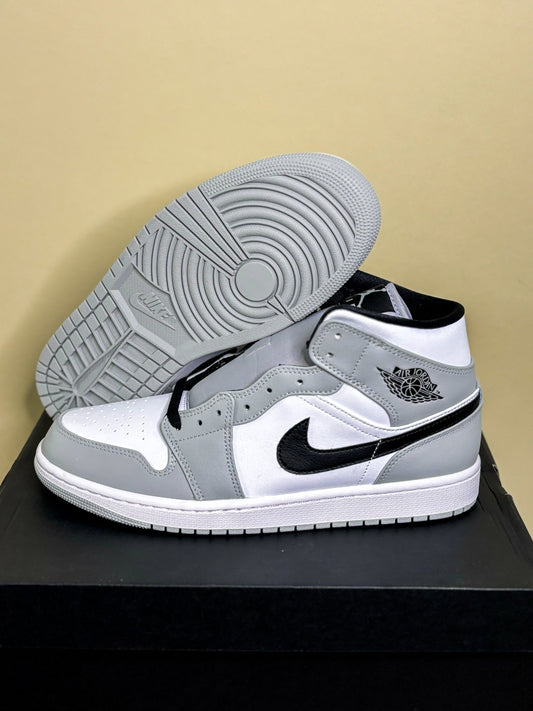 Jordan 1 Mid "Light Smoke Grey"